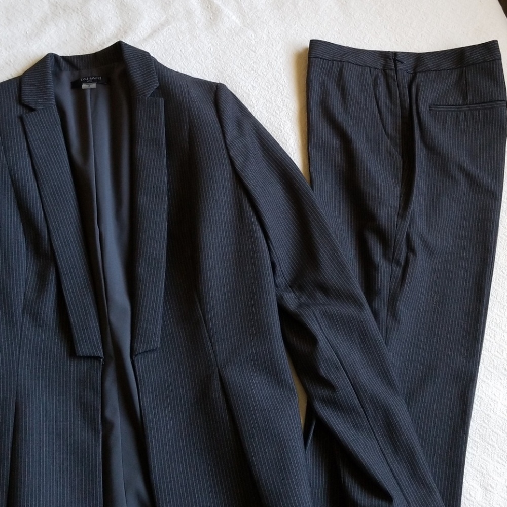 Women's Size 2 Tahari Navy Pin Stripe Suit